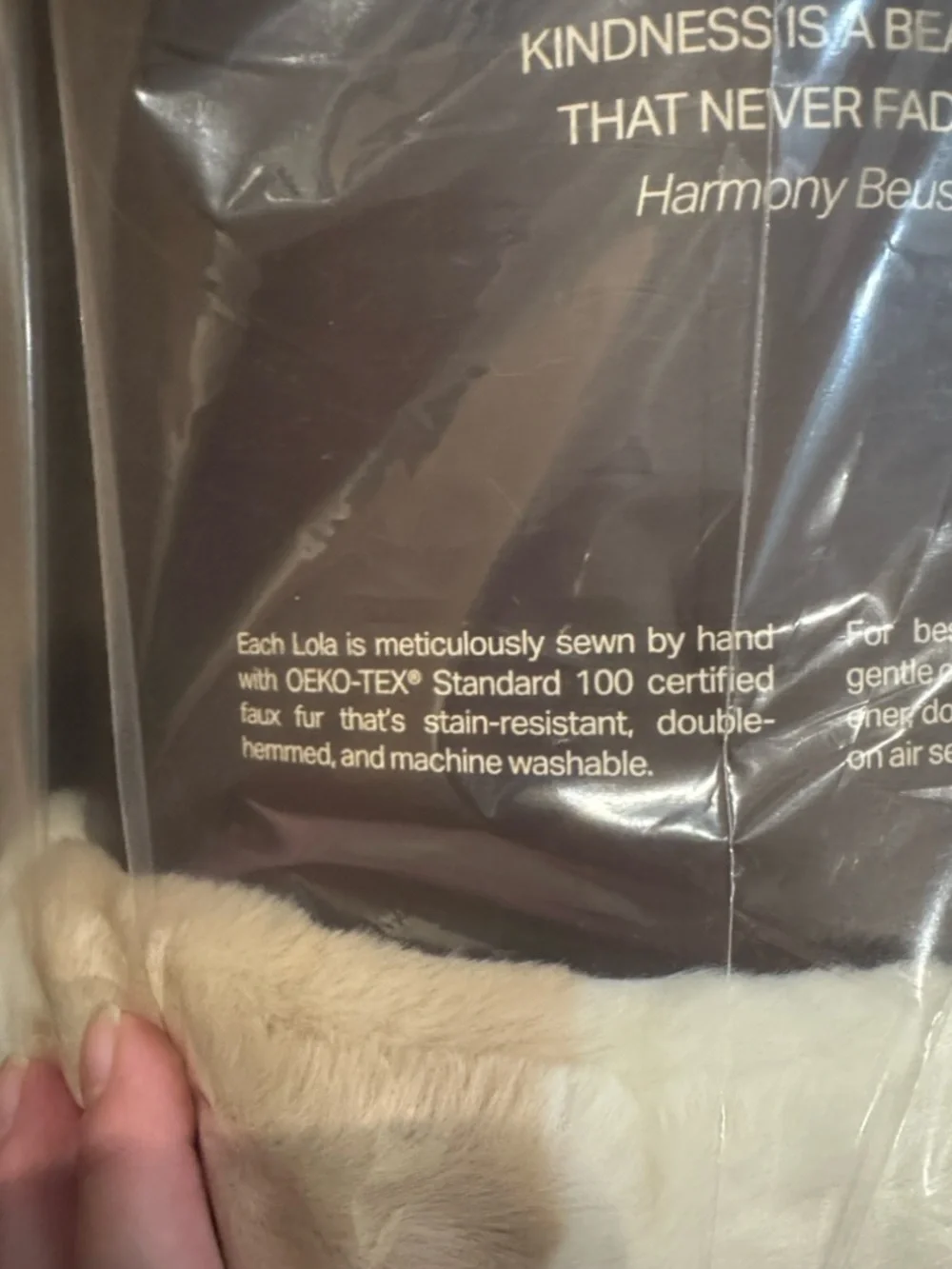 Lola Blankets X Harmonize/Latte Check/Plush Throw/Blanket/Size L/NIB/SEALED! - Picture 6 of 16